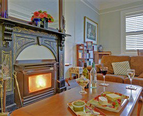 Mt Lyell Anchorage - Great Ocean Road Tourism 3