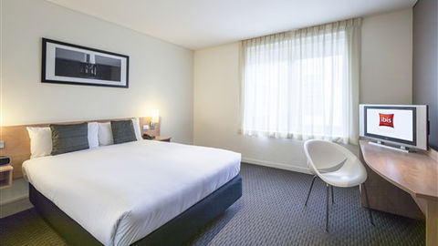 Ibis Melbourne Hotel And Apartments - Great Ocean Road Tourism 0
