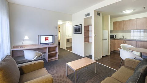 Ibis Melbourne Hotel And Apartments - Great Ocean Road Tourism 1