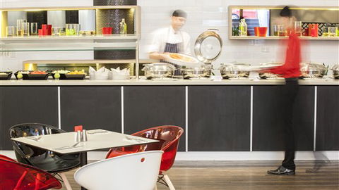 Ibis Melbourne Hotel And Apartments - Great Ocean Road Tourism 2