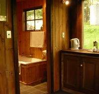 Braeside Mount Macedon Country Retreat and Bed  Breakfast - Great Ocean Road Tourism
