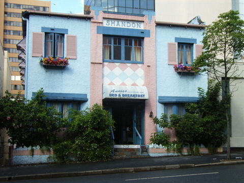 Annie's Shandon Inn - Great Ocean Road Tourism 0