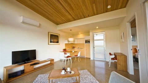 Aalborg Bright - Great Ocean Road Tourism 4