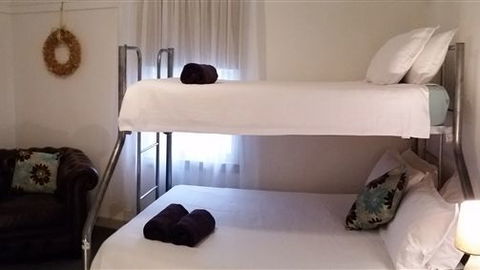 Lakeside Vista Holiday House - Great Ocean Road Tourism 3
