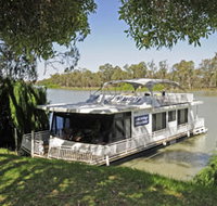 Boats and Bedzzz - The Murray Dream self-contained moored Houseboat - Great Ocean Road Tourism