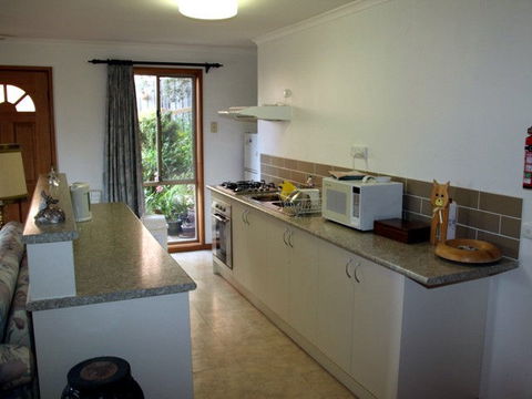 Adrienne's Place On The Hill - Great Ocean Road Tourism 0