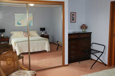 Adrienne's Place On The Hill - Great Ocean Road Tourism 1
