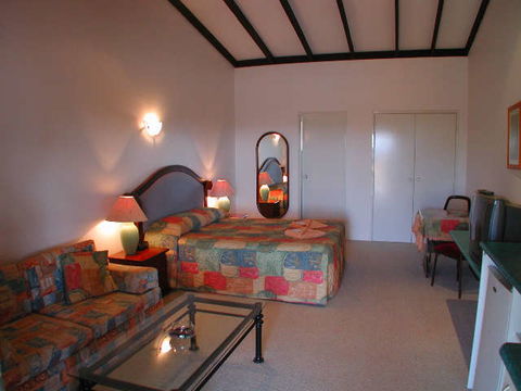 Albert Facey Motor Inn Narrogin - Great Ocean Road Tourism 0