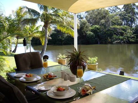 Alexander Lakeside Bed & Breakfast - Great Ocean Road Tourism 0