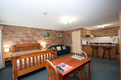 Allan Cunningham Motel And Old Wagon Restaurant - Great Ocean Road Tourism 4