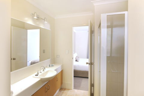 Assured Waterside Apartments - Great Ocean Road Tourism 7