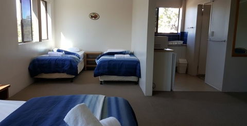 A'Montego Mermaid Beach Motel - Great Ocean Road Tourism 1