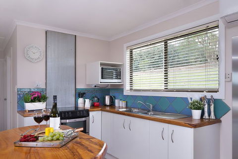 Jacaranda Cottages - Great Ocean Road Tourism 8