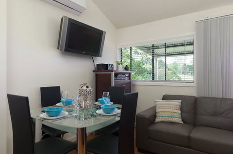 Jacaranda Cottages - Great Ocean Road Tourism 2