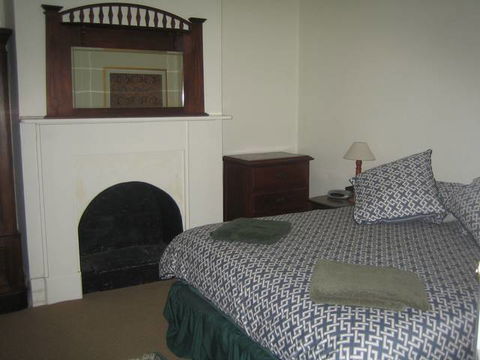 Limestone View (Naracoorte Cottages) - Great Ocean Road Tourism 1