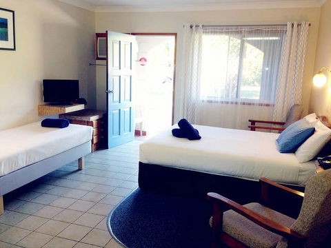 Paradise Court Holiday Units - Great Ocean Road Tourism 2