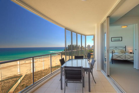 Reflections Coolangatta Beach - Great Ocean Road Tourism 0