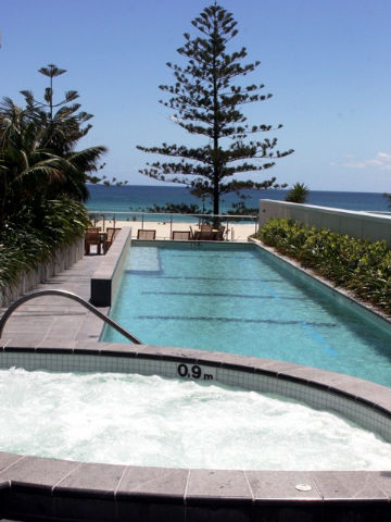 Reflections Coolangatta Beach - Great Ocean Road Tourism 1