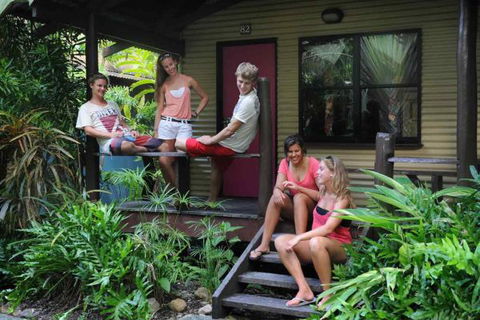 Airlie Beach Magnums Backpackers - Great Ocean Road Tourism 2