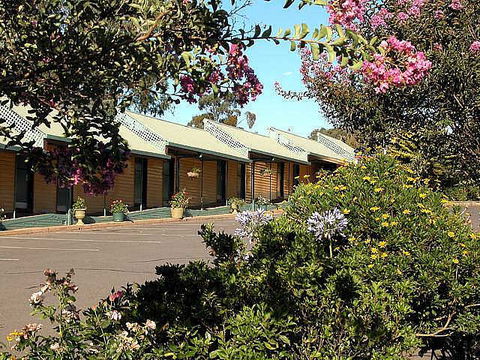 Tarcutta Halfway Motor Inn/Horse Hotel - Great Ocean Road Tourism 1