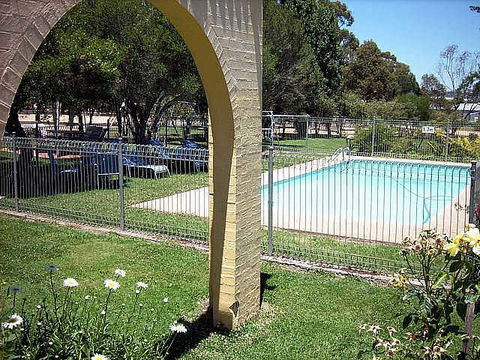 Tarcutta Halfway Motor Inn/Horse Hotel - Great Ocean Road Tourism 2