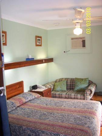 The Coachman Motor Inn - Great Ocean Road Tourism 1