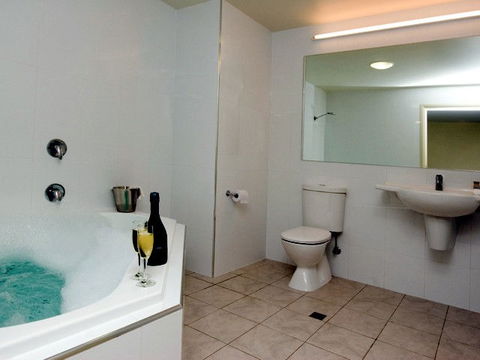 Travelodge Hotel Hobart Airport - Great Ocean Road Tourism 4