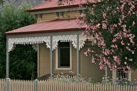 Williamstown Cottages & Apartments - Great Ocean Road Tourism 1