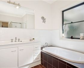 The 17th Tee - Great Ocean Road Tourism 6