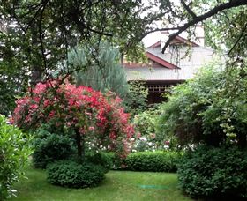 Allan Court Gardens Accommodation - Great Ocean Road Tourism 0
