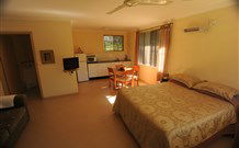 Ned's Bed Horse And Dog-Otel - Clybucca - Great Ocean Road Tourism 0