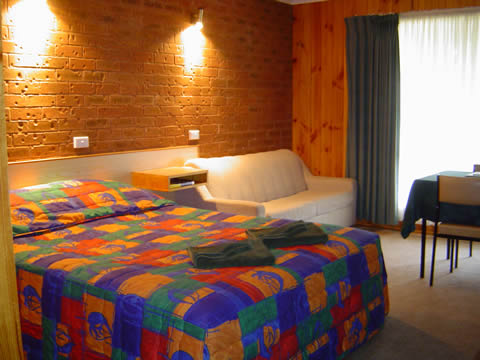 Country Roads Motor Inn - Narrandera - Great Ocean Road Tourism 2