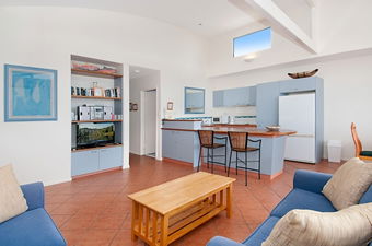 Aqua Promenade Beachfront Apartments - Great Ocean Road Tourism 7