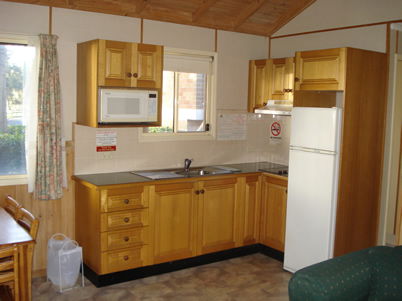 Paradise Park Cabins - Great Ocean Road Tourism 4