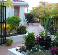 Shaz Maisons Beachside Holiday Apartments - Great Ocean Road Tourism