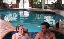 Chalet Swisse Spa Retreat - Great Ocean Road Tourism 6