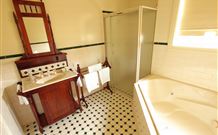Wagga Wagga Country Cottages - - Great Ocean Road Tourism 5