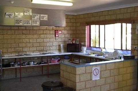 Kalgoorlie YHA - Great Ocean Road Tourism 4