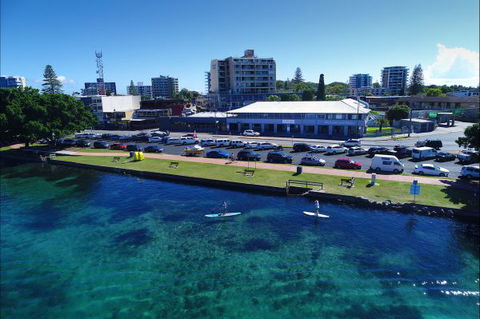 Lakes And Ocean Hotel - Great Ocean Road Tourism 1