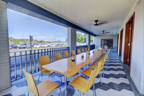 Lakes And Ocean Hotel - Great Ocean Road Tourism 7