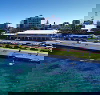 Lakes and Ocean Hotel - Great Ocean Road Tourism