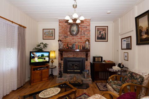 Tenterfield Historic Luxury Cottage - Great Ocean Road Tourism 1