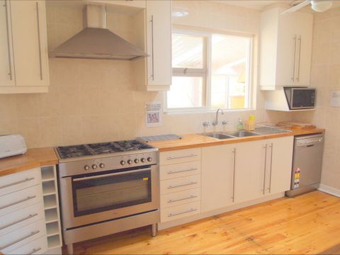 Christies Cottage For Holidays And Relocations. - Great Ocean Road Tourism 4