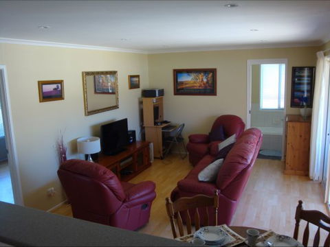 Christies Cottage For Holidays And Relocations. - Great Ocean Road Tourism 24