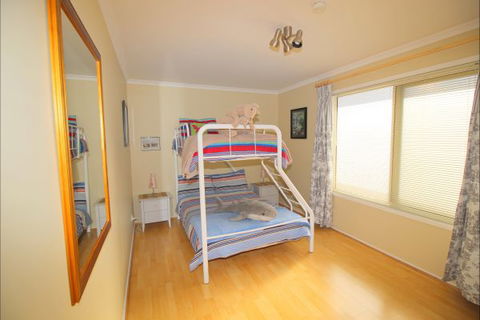 Christies Cottage For Holidays And Relocations. - Great Ocean Road Tourism 26