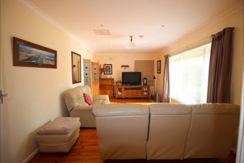 Christies Cottage For Holidays And Relocations. - Great Ocean Road Tourism 16