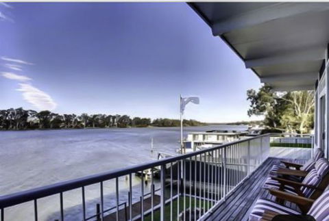 River Shack Rentals - Living The Dream - Great Ocean Road Tourism 97