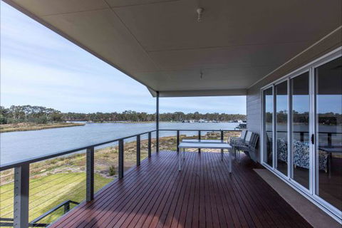 River Shack Rentals - Living The Dream - Great Ocean Road Tourism 111