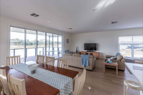 River Shack Rentals - Living The Dream - Great Ocean Road Tourism 112