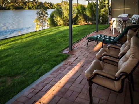 River Shack Rentals - Living The Dream - Great Ocean Road Tourism 24